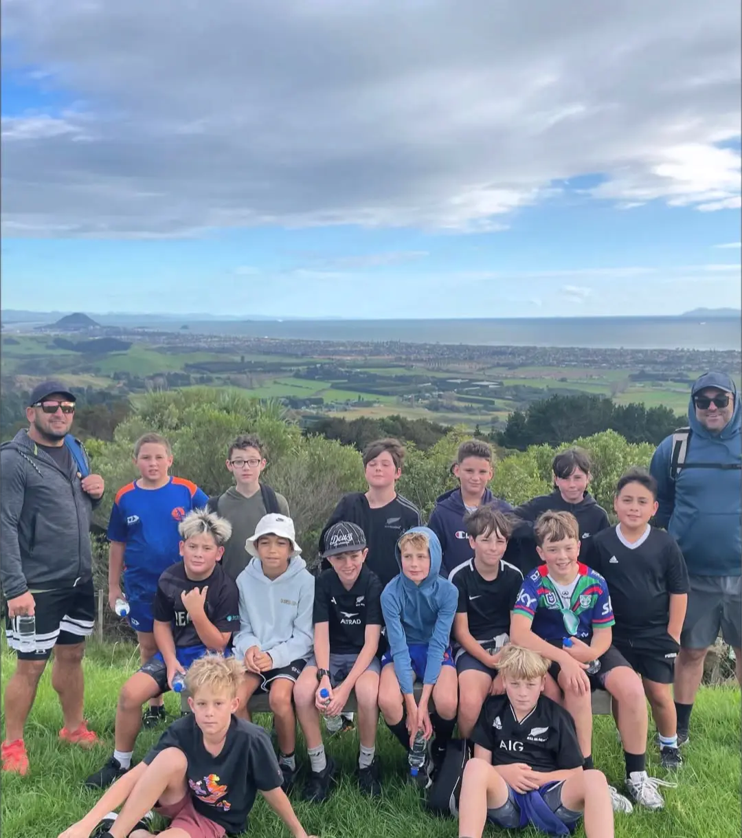 Ultimate Skills NZ athletes building resilience on a bushwalk